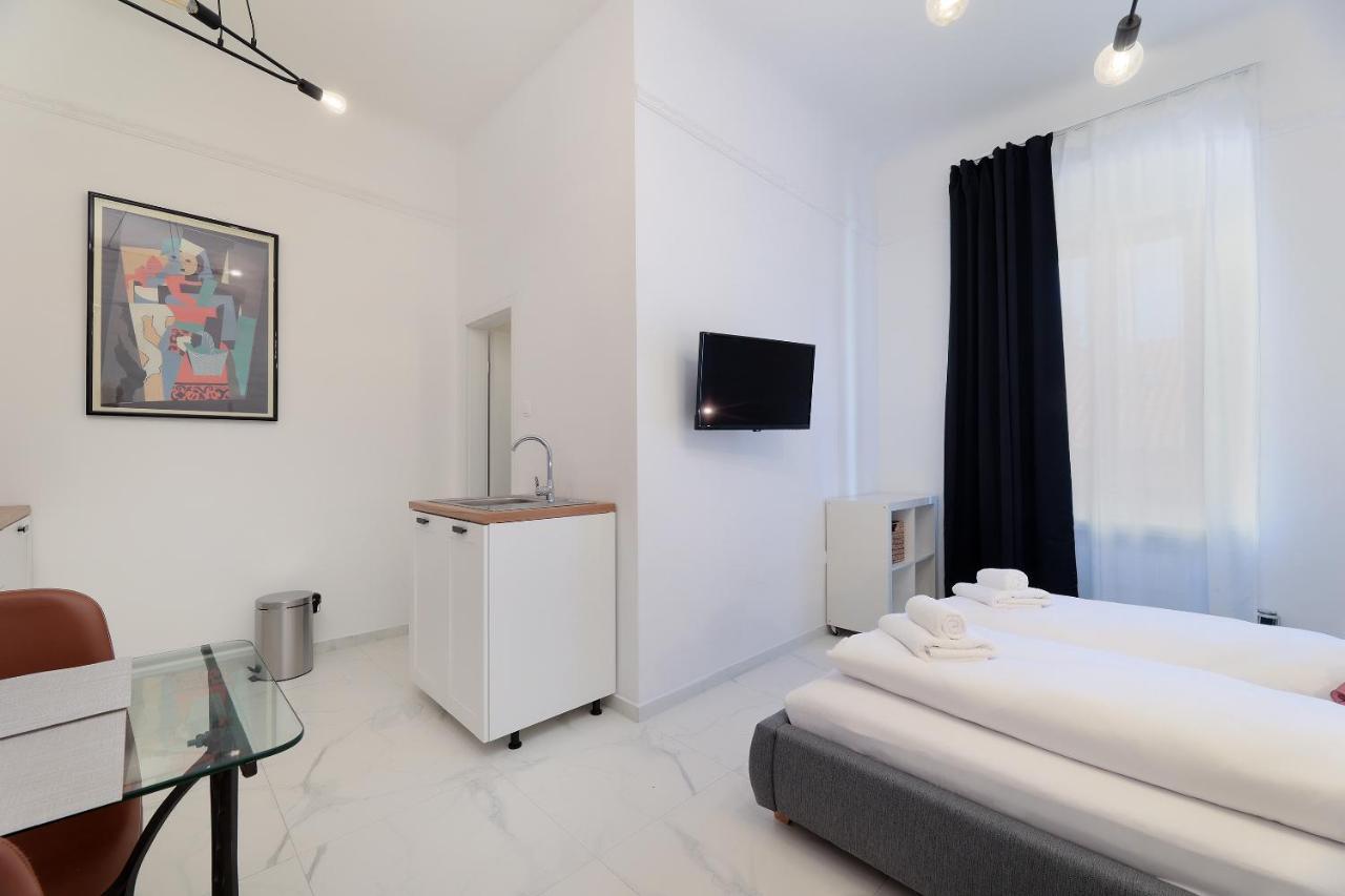 Apartments Luan Rijeka Bagian luar foto