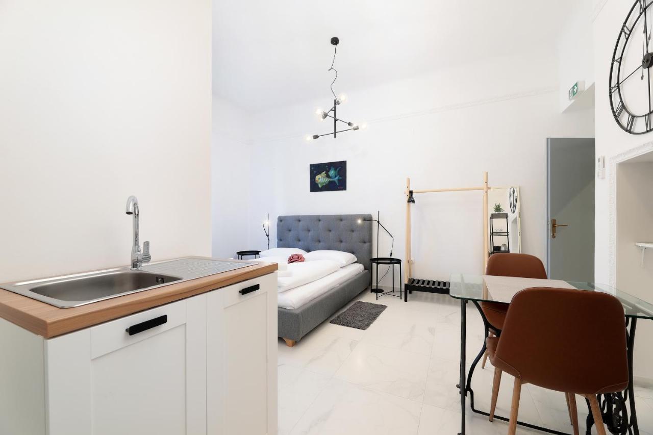 Apartments Luan Rijeka Bagian luar foto