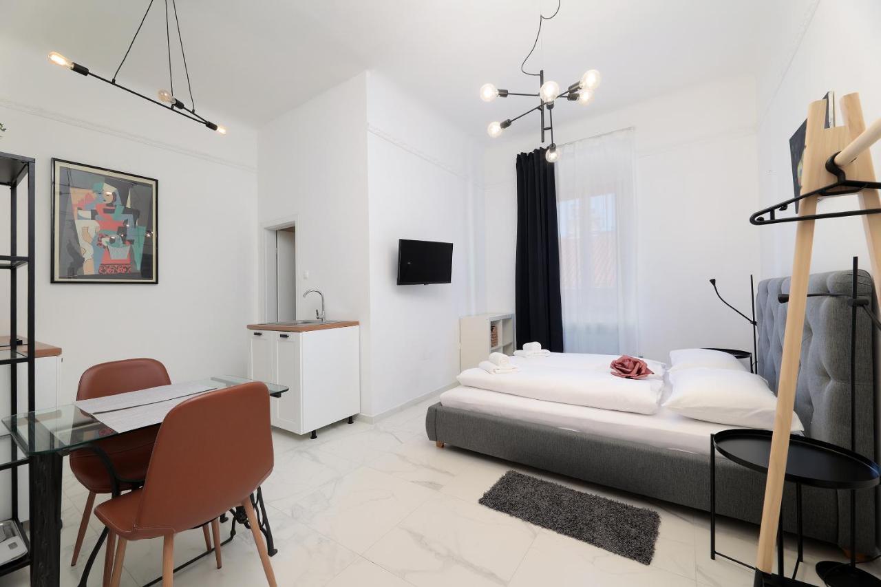 Apartments Luan Rijeka Bagian luar foto