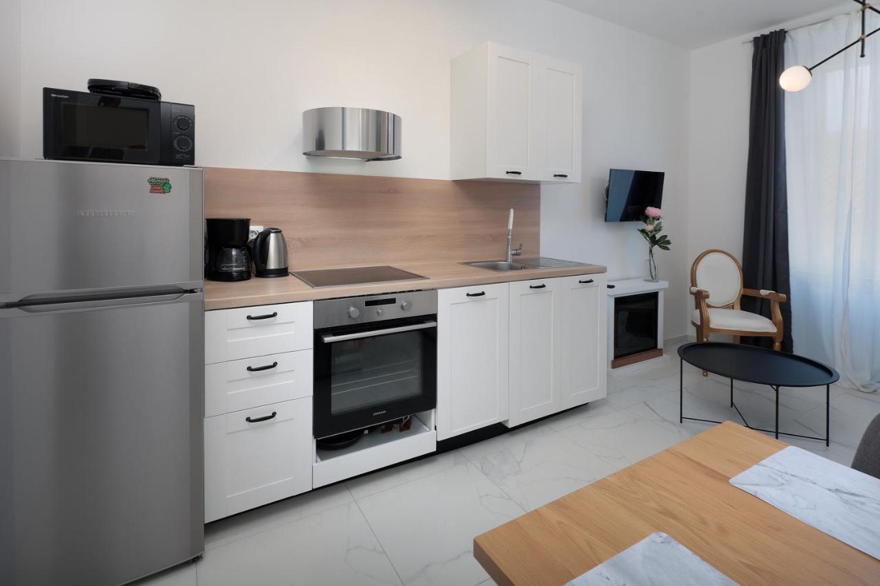Apartments Luan Rijeka Bagian luar foto